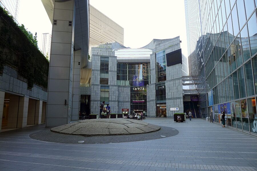 Caretta Shiodome building exterior