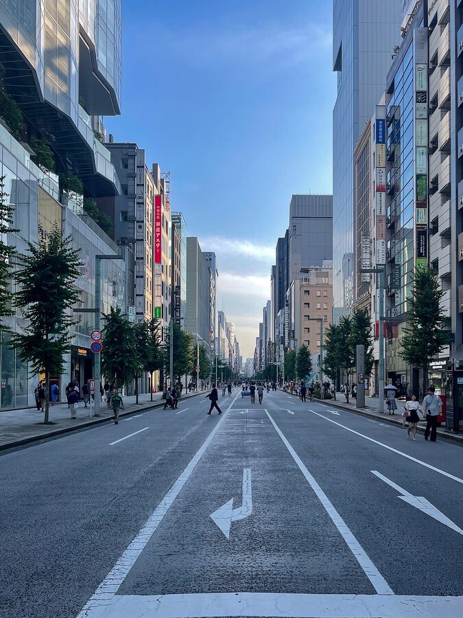 Chuo-dori seen from Ginza-dori-guchi