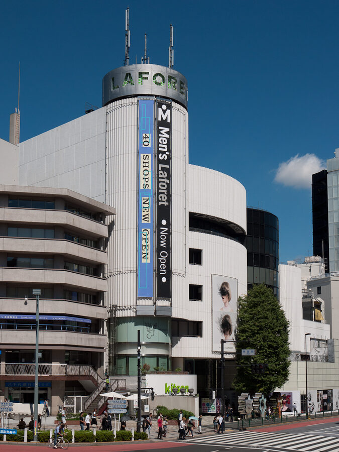 Laforet Harajuku front facade and crossing