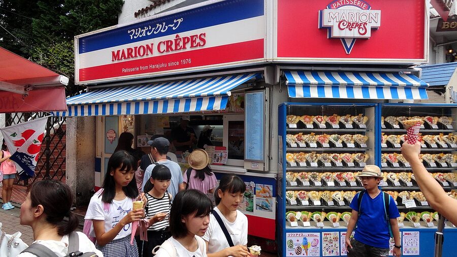 Takeshita Dori crepe shop food samples display