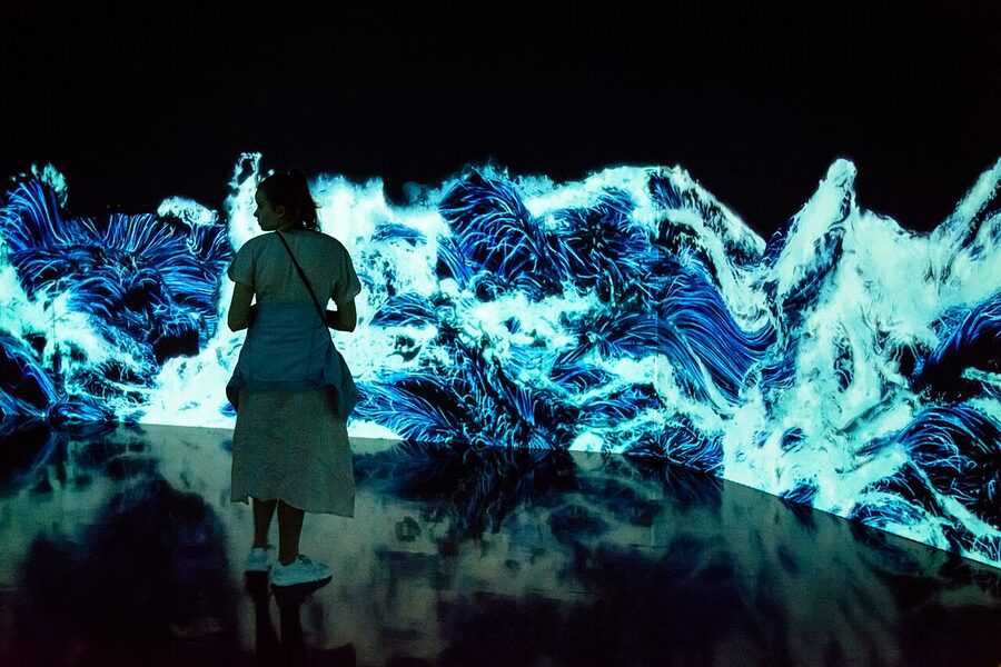 teamLab Borderless art installation