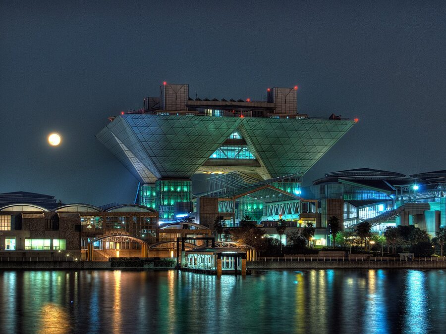 Tokyo Big Sight convention center at night