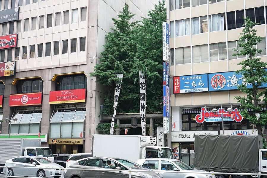 Entrance to Hanazono Shrine